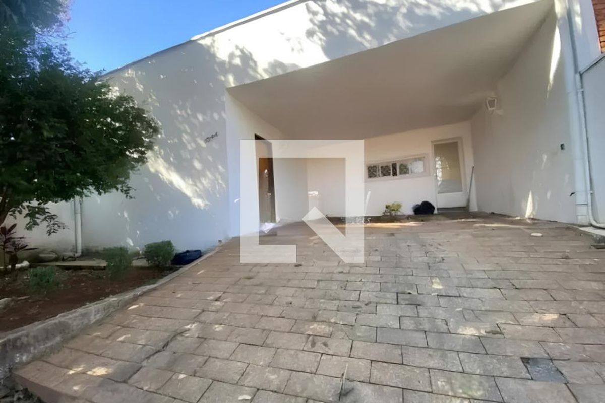 Casa à Venda - Jardim Flamboyant, 3 Quartos,  180 m2 em , Campinas - sp | SoloBR
