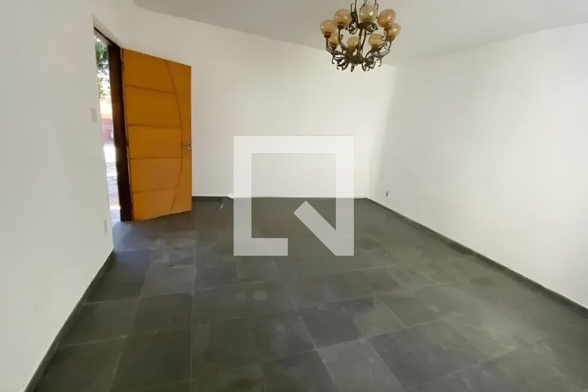 Casa à Venda - Jardim Flamboyant, 3 Quartos,  180 m2 em , Campinas - sp | SoloBR