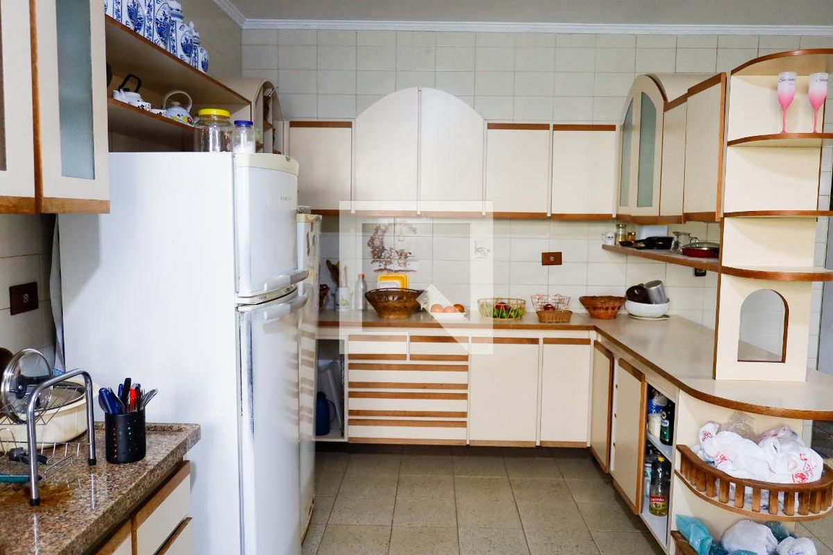 Casa, 3 quartos, 240 m² - Foto 35