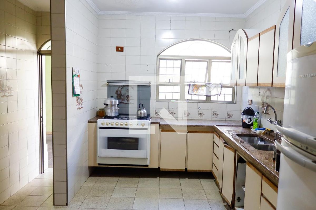 Casa, 3 quartos, 240 m² - Foto 33