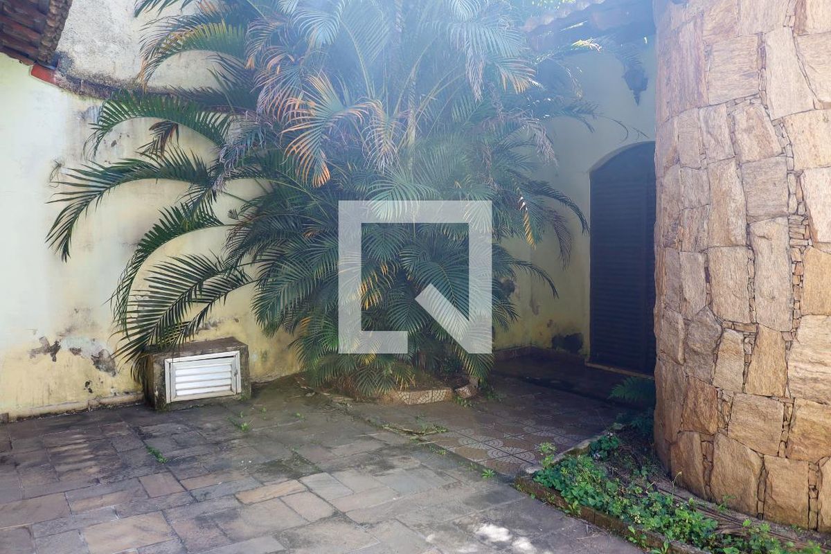 Casa, 3 quartos, 240 m² - Foto 41