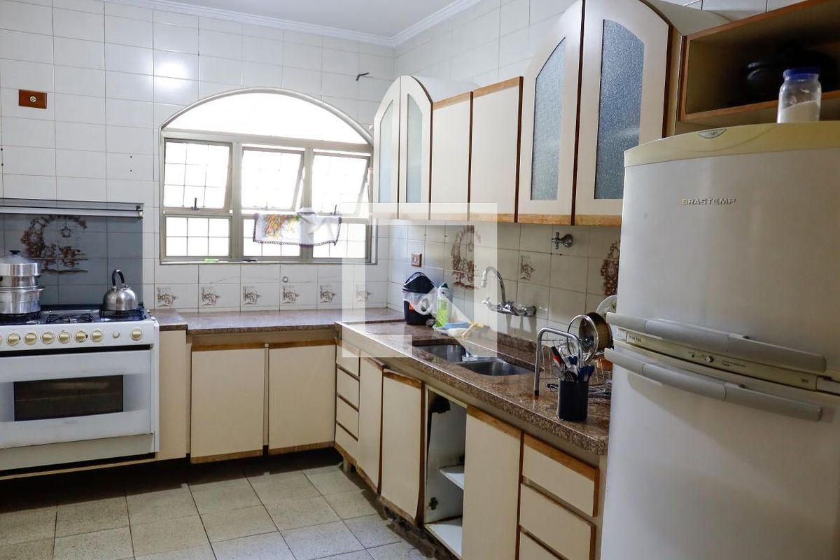 Casa, 3 quartos, 240 m² - Foto 34