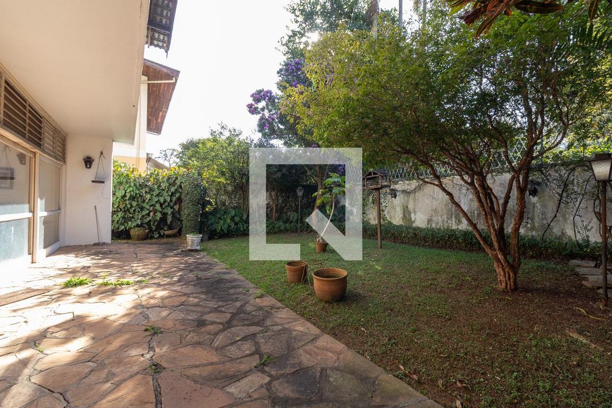 Casa, 3 quartos, 269 m² - Foto 38