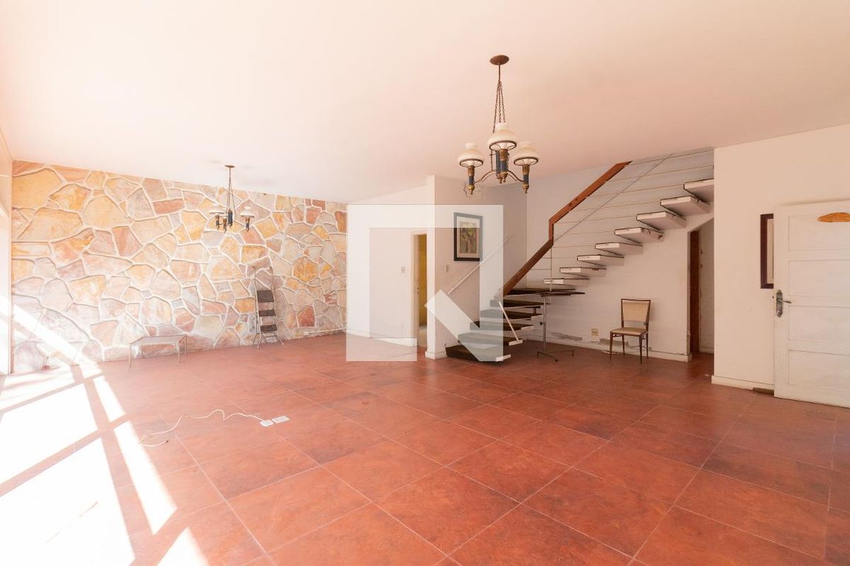 Casa, 3 quartos, 269 m² - Foto 1