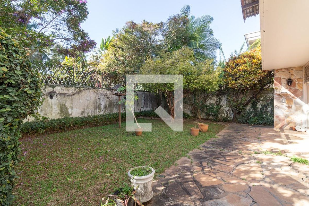Casa, 3 quartos, 269 m² - Foto 35