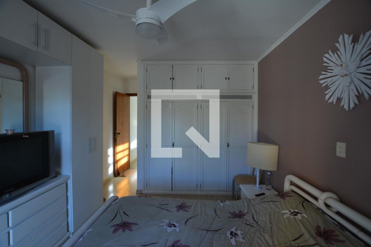 Casa, 3 quartos, 250 m² - Foto 13