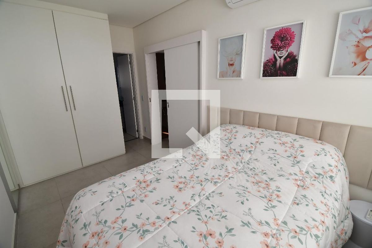 Apartamento à Venda - Bosque, 1 Quarto,  51 m2 em , Campinas - sp | SoloBR