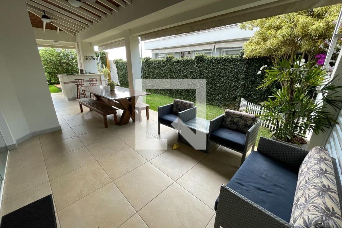 Casa à Venda - Lot. Alphaville Campinas, 4 Quartos,  340 m2 em , Campinas - sp | SoloBR