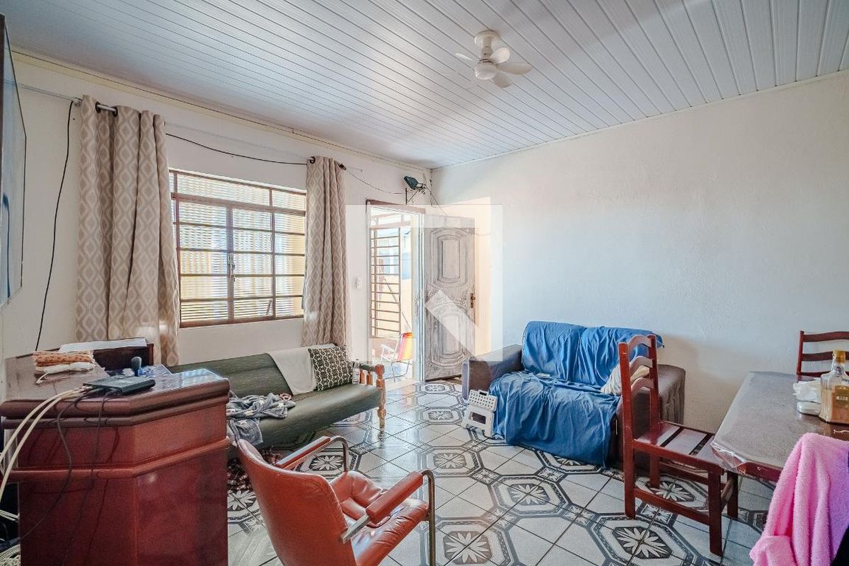 Casa, 3 quartos, 226 m² - Foto 1