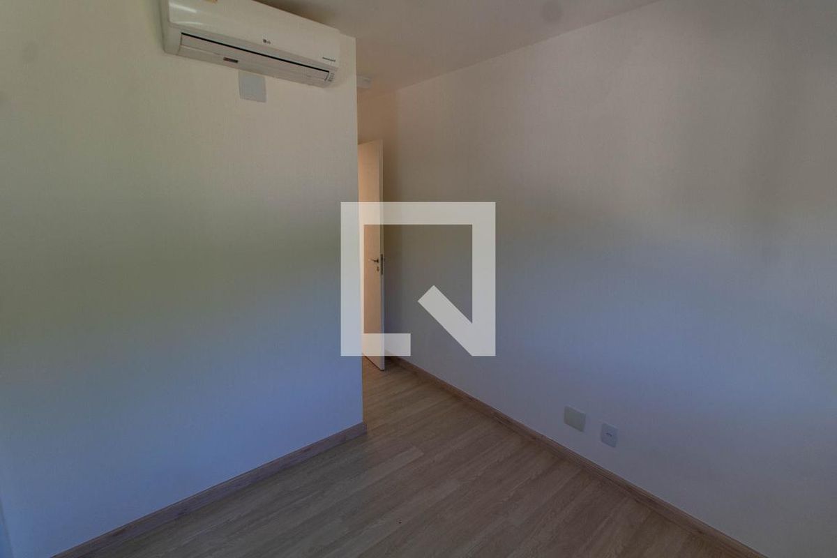 Casa à Venda - Mansões Santo Antônio, 4 Quartos,  181 m2 em , Campinas - sp | SoloBR