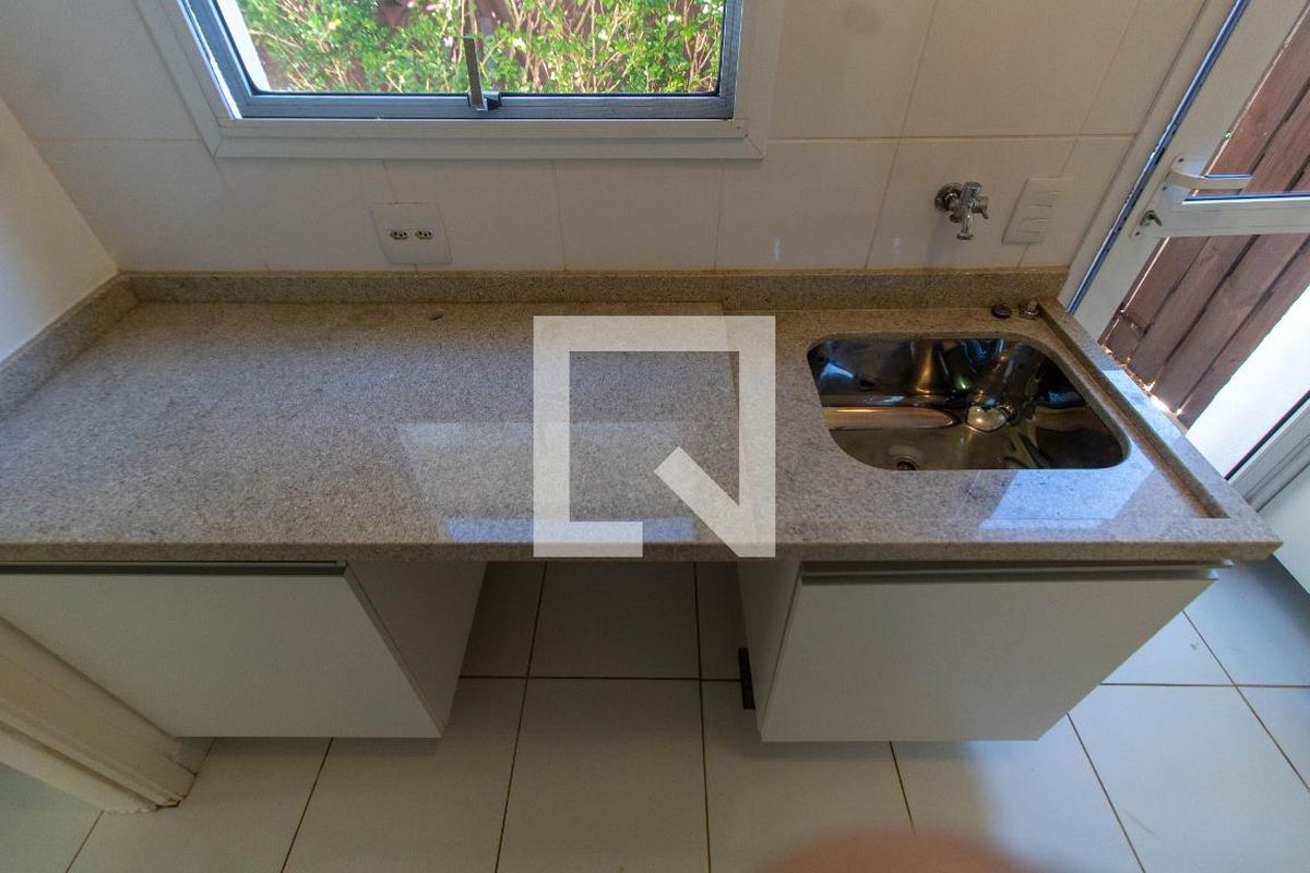 Casa à Venda - Mansões Santo Antônio, 4 Quartos,  181 m2 em , Campinas - sp | SoloBR