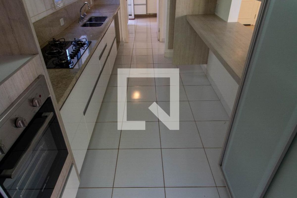 Casa à Venda - Mansões Santo Antônio, 4 Quartos,  181 m2 em , Campinas - sp | SoloBR