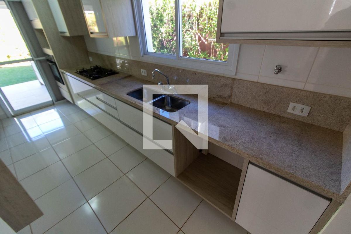 Casa à Venda - Mansões Santo Antônio, 4 Quartos,  181 m2 em , Campinas - sp | SoloBR
