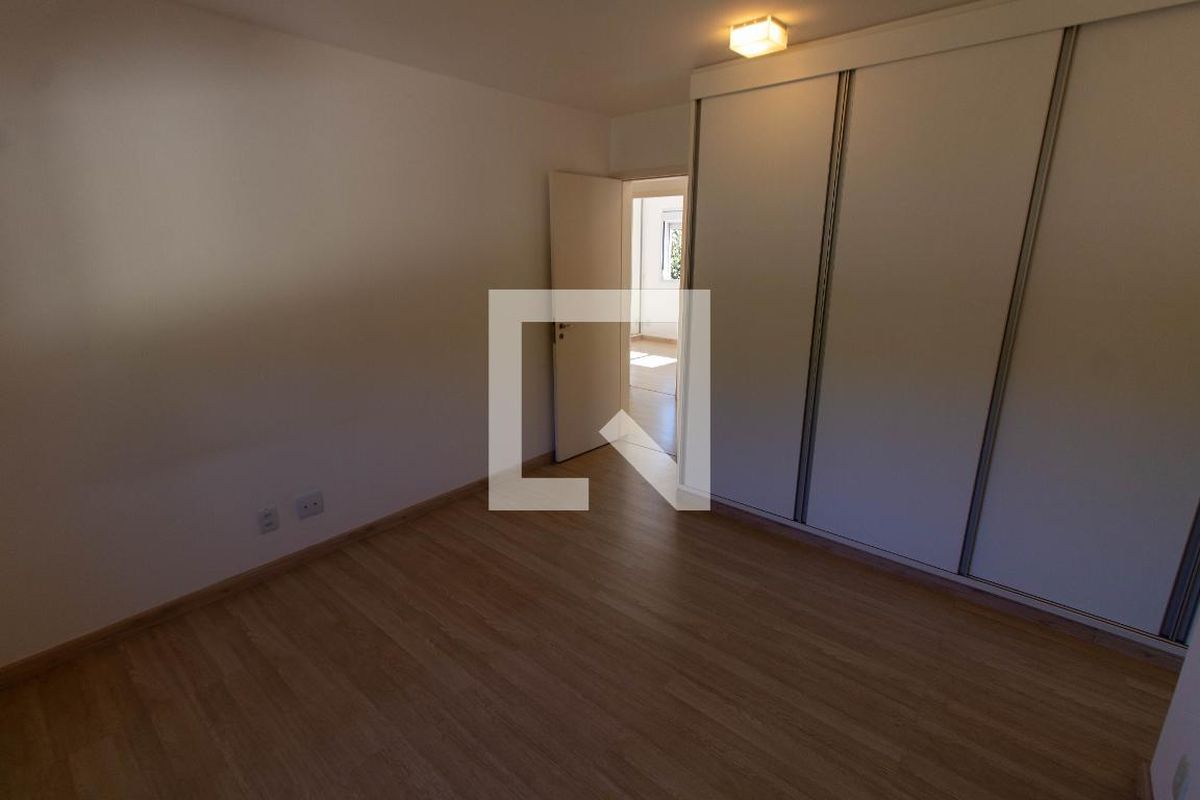 Casa à Venda - Mansões Santo Antônio, 4 Quartos,  181 m2 em , Campinas - sp | SoloBR