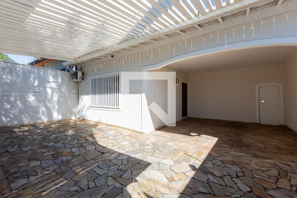 Casa à Venda - Jardim Planalto, 3 Quartos,  190 m2 em , Campinas - sp | SoloBR