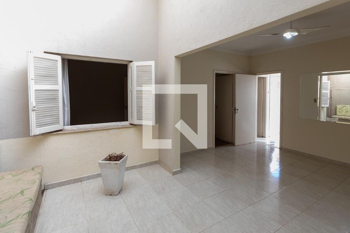 Casa à Venda - Jardim Planalto, 3 Quartos,  190 m2 em , Campinas - sp | SoloBR