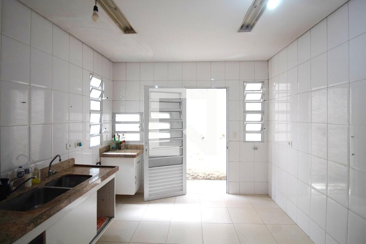 Casa, 2 quartos, 260 m² - Foto 21
