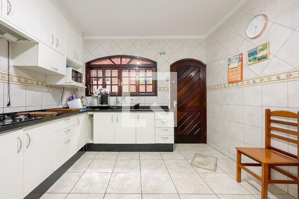 Casa, 3 quartos, 250 m² - Foto 29