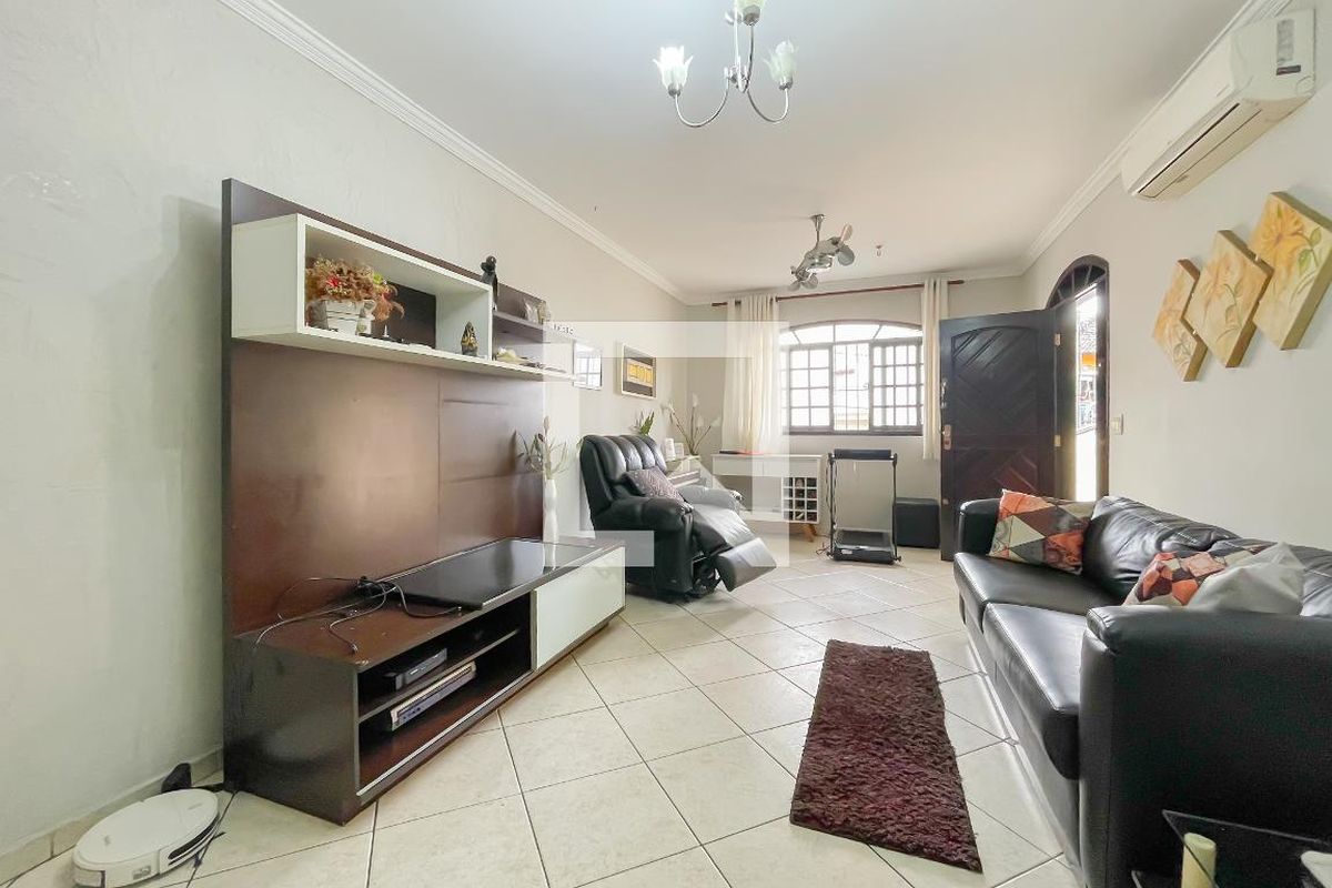 Casa, 3 quartos, 250 m² - Foto 4