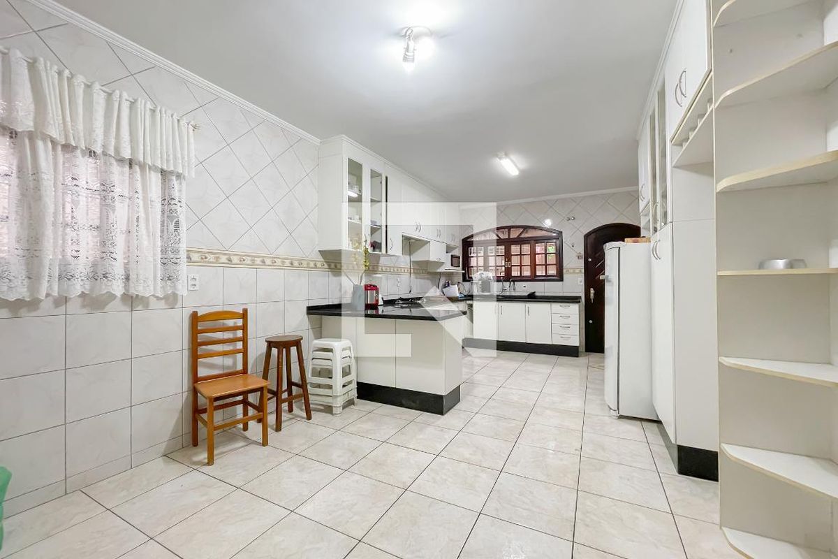 Casa, 3 quartos, 250 m² - Foto 34