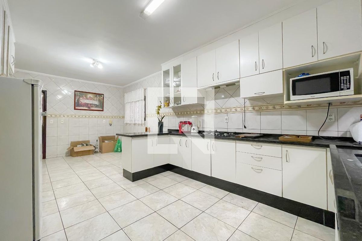 Casa, 3 quartos, 250 m² - Foto 28