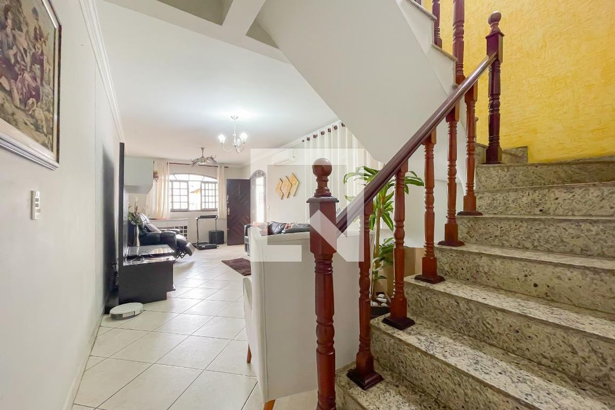Casa, 3 quartos, 250 m² - Foto 2