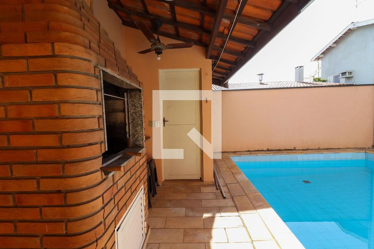 Casa à Venda - Jardim Flamboyant, 3 Quartos,  152 m2 em , Campinas - sp | SoloBR