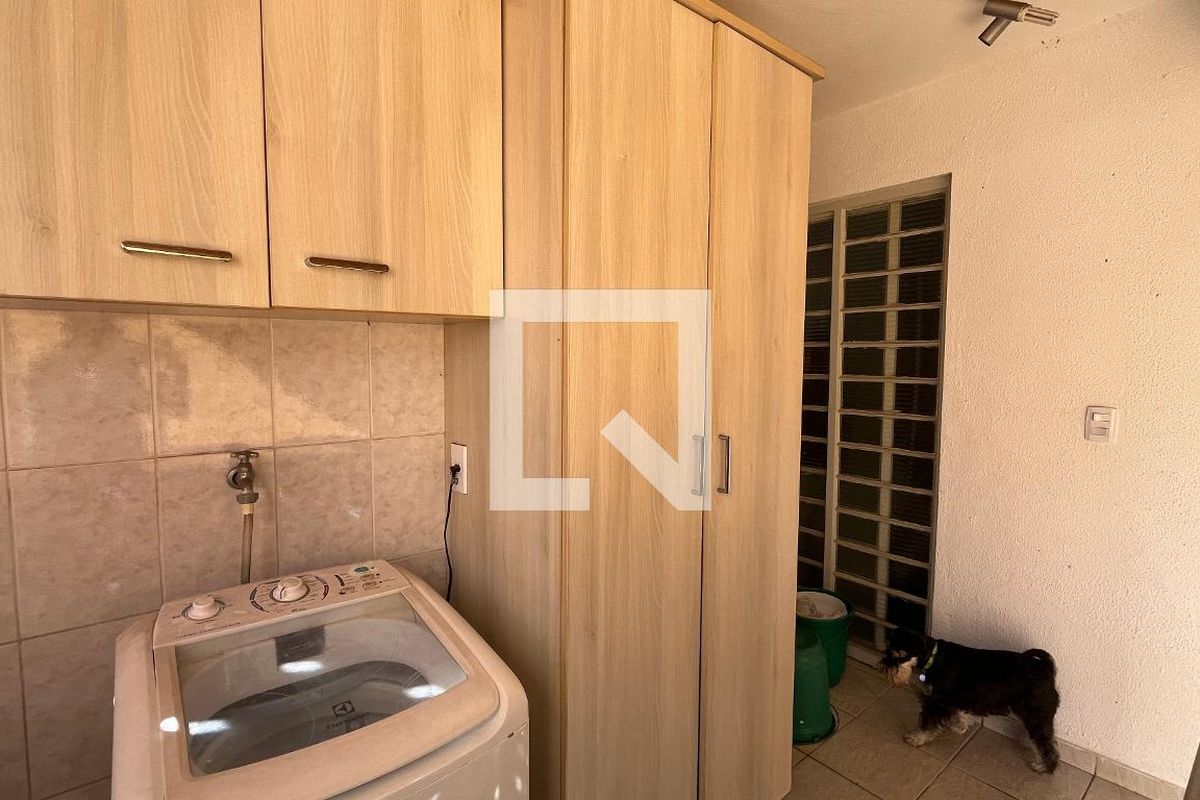 Casa à Venda - Jardim Flamboyant, 3 Quartos,  152 m2 em , Campinas - sp | SoloBR