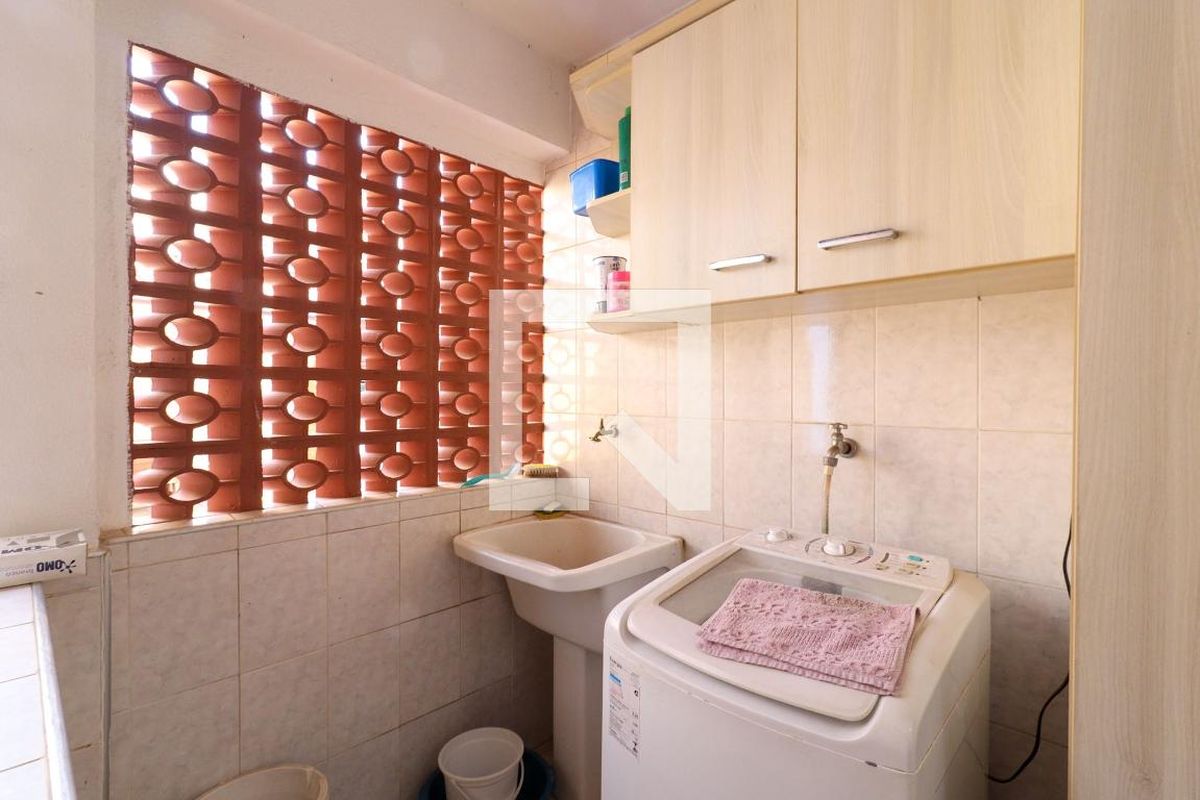 Casa à Venda - Jardim Flamboyant, 3 Quartos,  152 m2 em , Campinas - sp | SoloBR