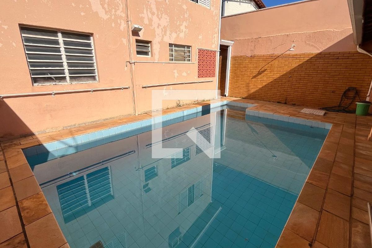 Casa à Venda - Jardim Flamboyant, 3 Quartos,  152 m2 em , Campinas - sp | SoloBR