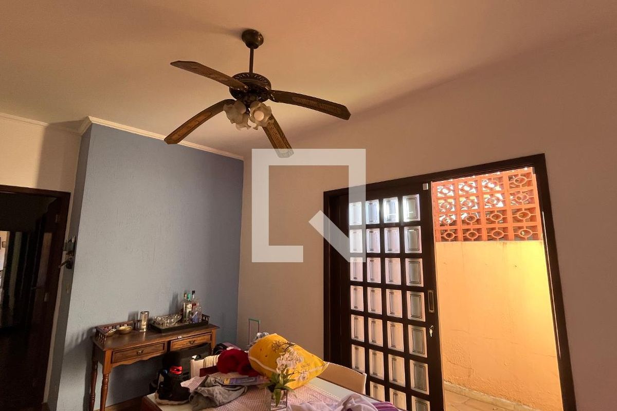 Casa à Venda - Jardim Flamboyant, 3 Quartos,  152 m2 em , Campinas - sp | SoloBR