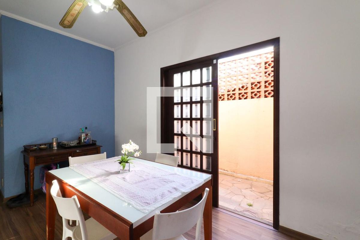 Casa à Venda - Jardim Flamboyant, 3 Quartos,  152 m2 em , Campinas - sp | SoloBR