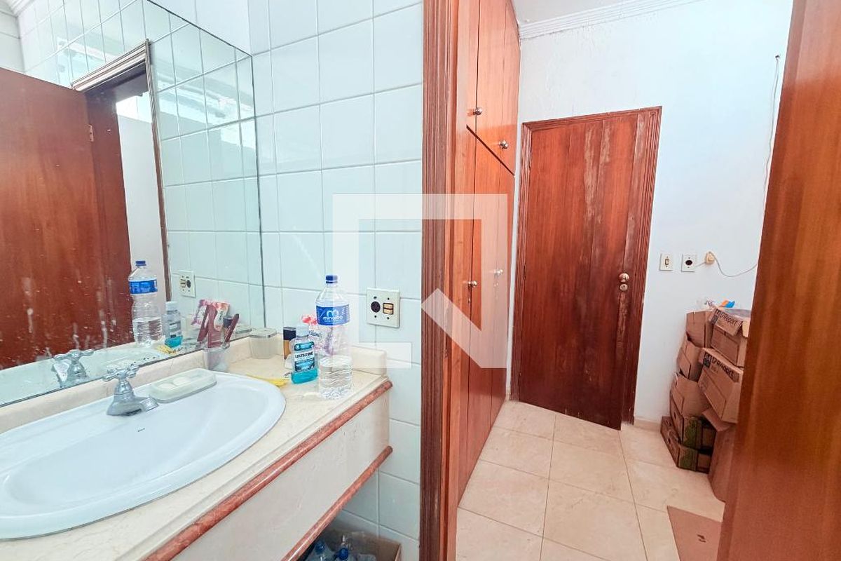 Casa, 4 quartos, 320 m² - Foto 22