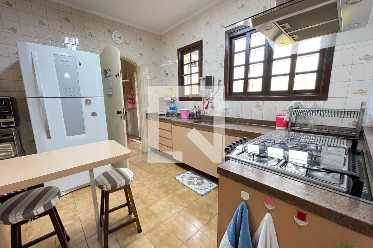 Casa, 3 quartos, 264 m² - Foto 48