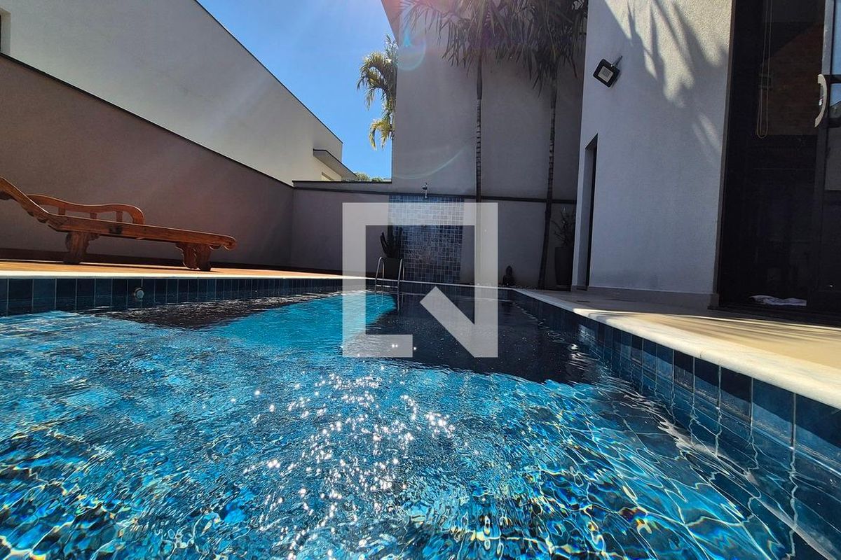 Casa à Venda - Swiss Park, 4 Quartos,  350 m2 em , Campinas - sp | SoloBR