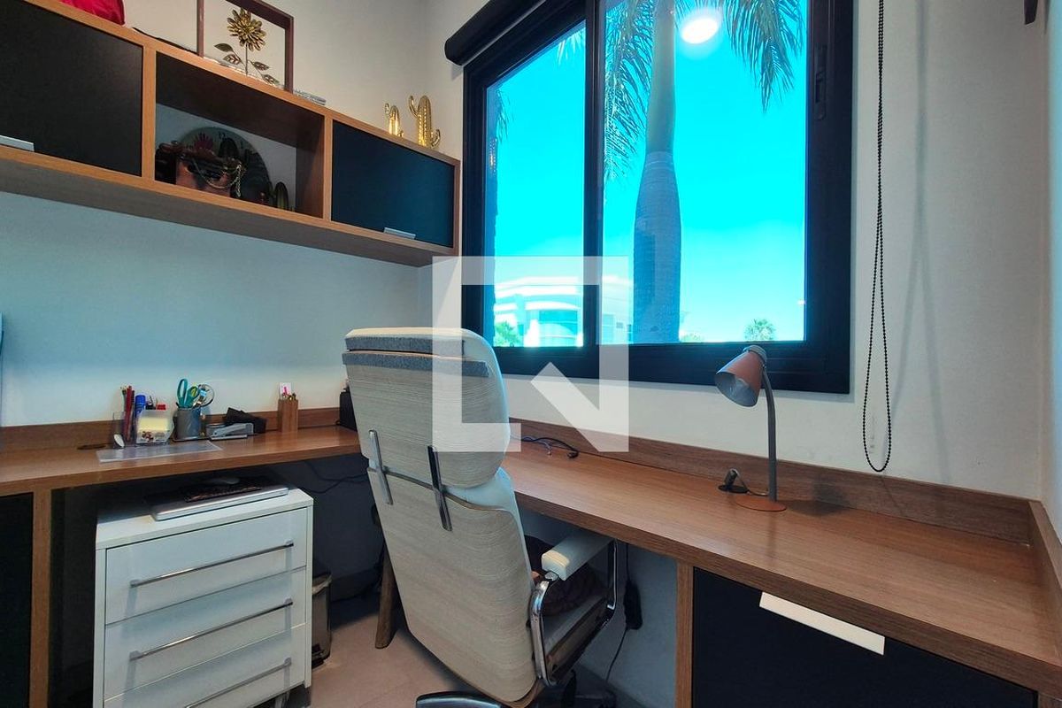 Casa à Venda - Swiss Park, 4 Quartos,  350 m2 em , Campinas - sp | SoloBR