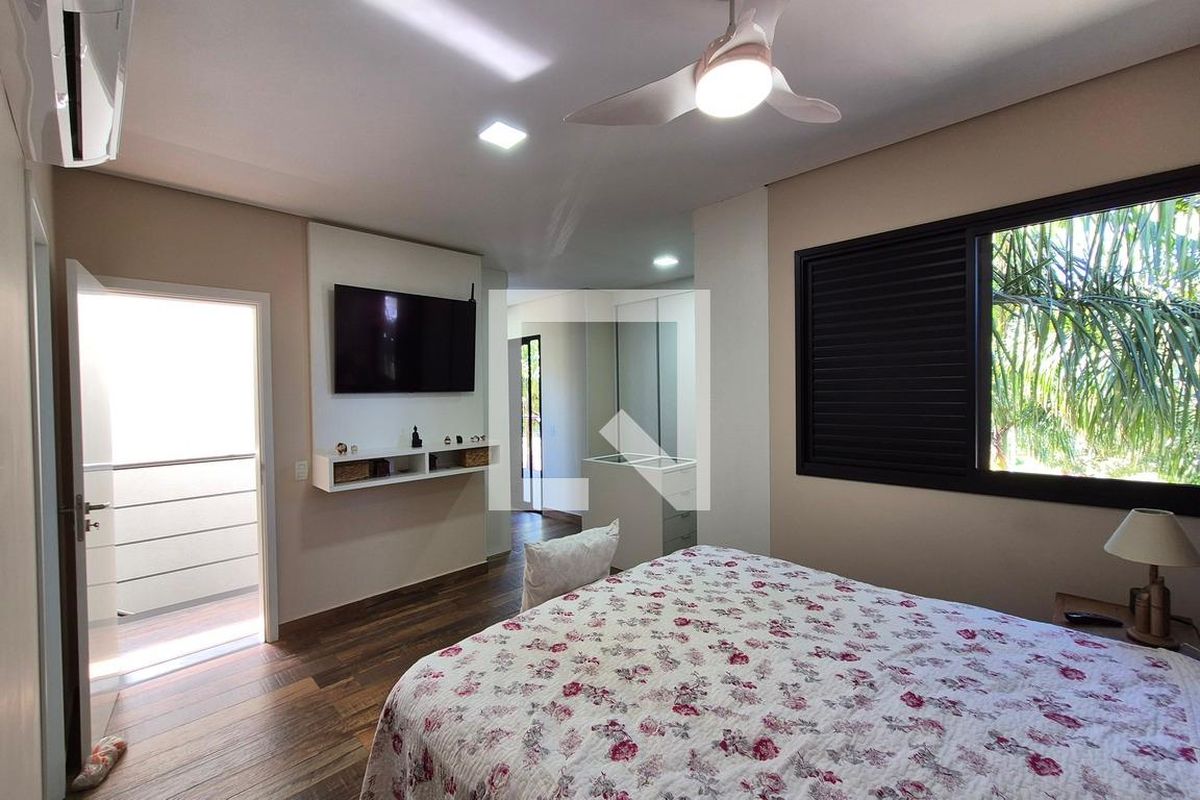 Casa à Venda - Swiss Park, 4 Quartos,  350 m2 em , Campinas - sp | SoloBR