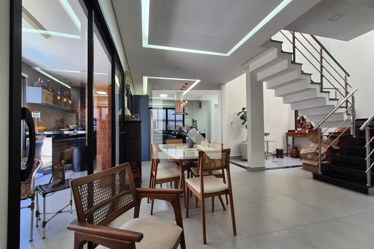 Casa à Venda - Swiss Park, 4 Quartos,  350 m2 em , Campinas - sp | SoloBR