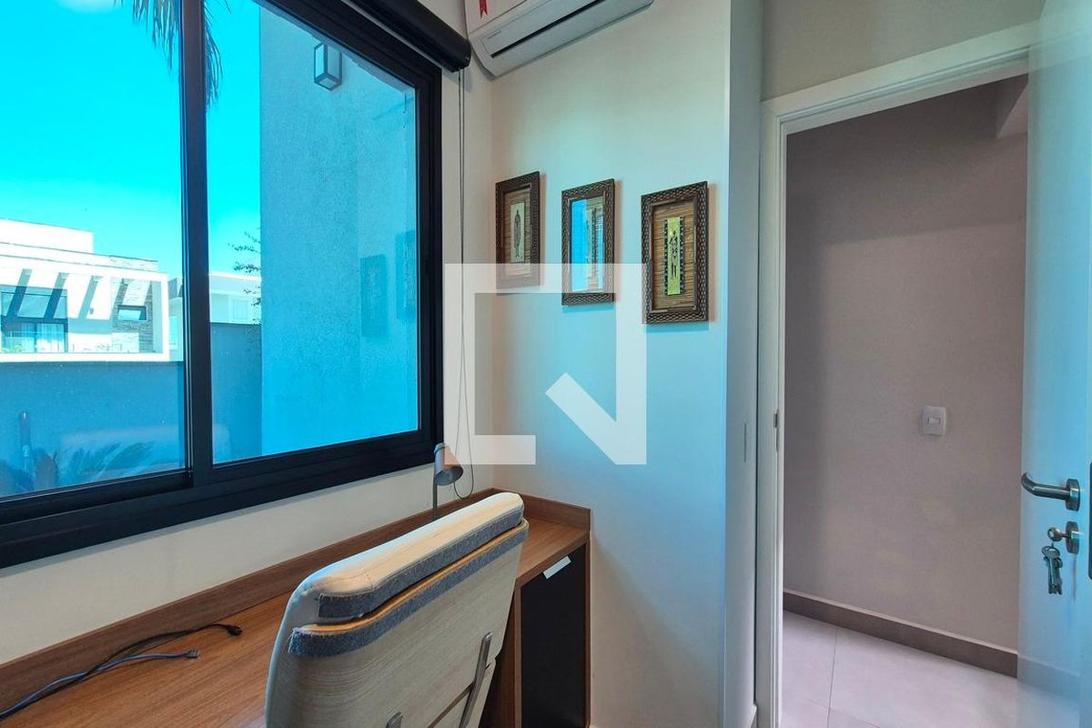 Casa à Venda - Swiss Park, 4 Quartos,  350 m2 em , Campinas - sp | SoloBR
