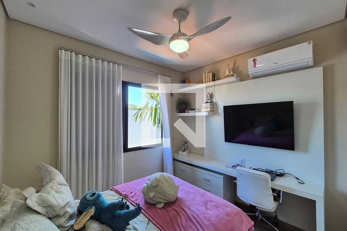 Casa à Venda - Swiss Park, 4 Quartos,  350 m2 em , Campinas - sp | SoloBR