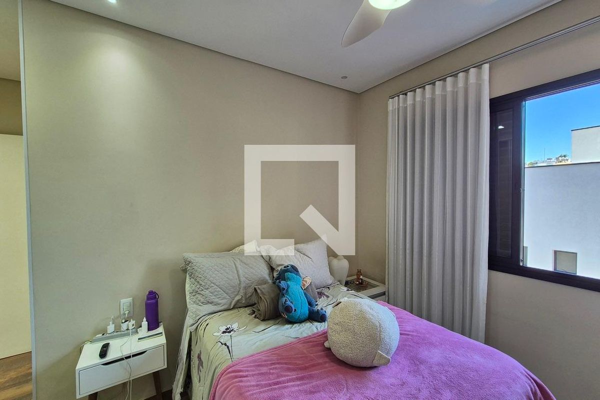 Casa à Venda - Swiss Park, 4 Quartos,  350 m2 em , Campinas - sp | SoloBR