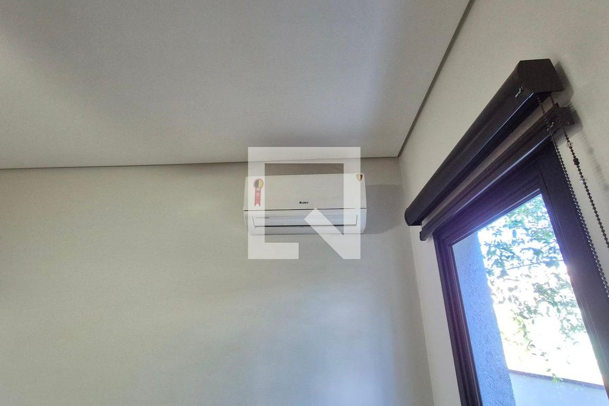 Casa à Venda - Swiss Park, 4 Quartos,  350 m2 em , Campinas - sp | SoloBR