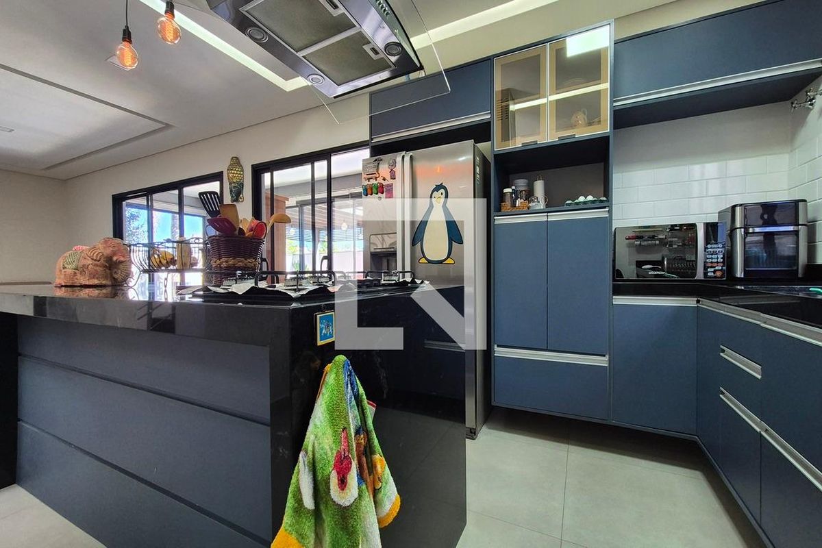 Casa à Venda - Swiss Park, 4 Quartos,  350 m2 em , Campinas - sp | SoloBR
