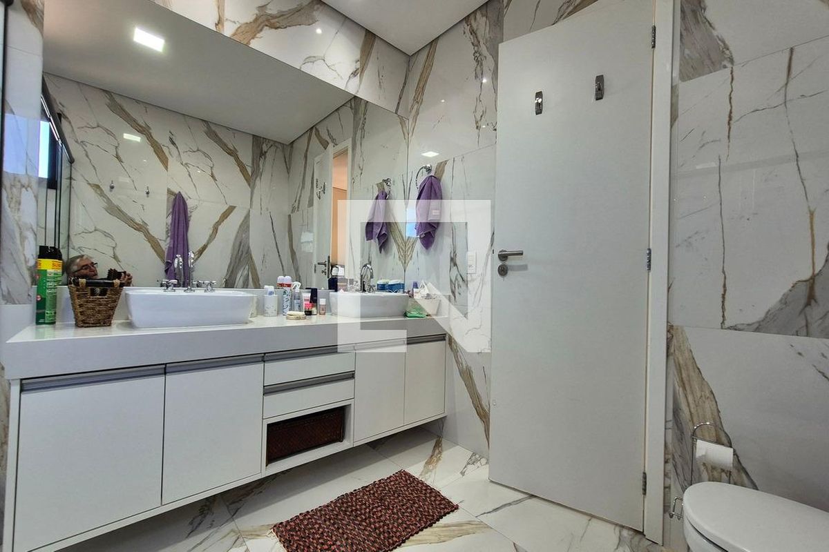 Casa à Venda - Swiss Park, 4 Quartos,  350 m2 em , Campinas - sp | SoloBR