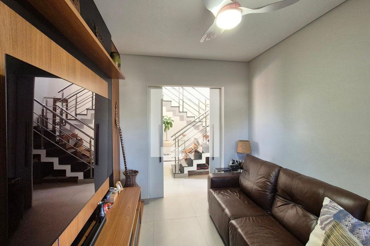 Casa à Venda - Swiss Park, 4 Quartos,  350 m2 em , Campinas - sp | SoloBR