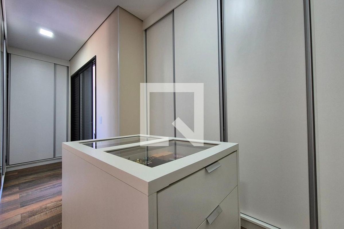 Casa à Venda - Swiss Park, 4 Quartos,  350 m2 em , Campinas - sp | SoloBR