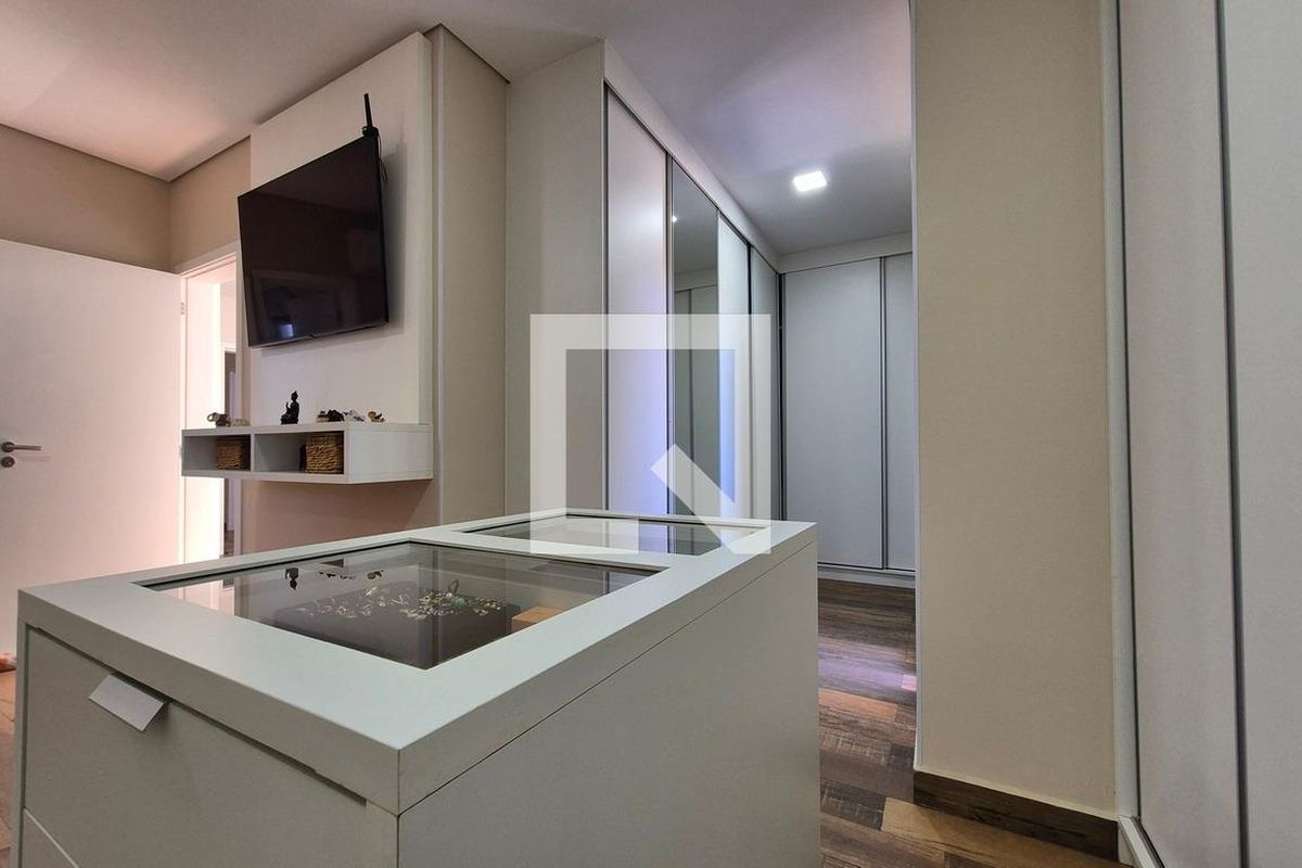 Casa à Venda - Swiss Park, 4 Quartos,  350 m2 em , Campinas - sp | SoloBR