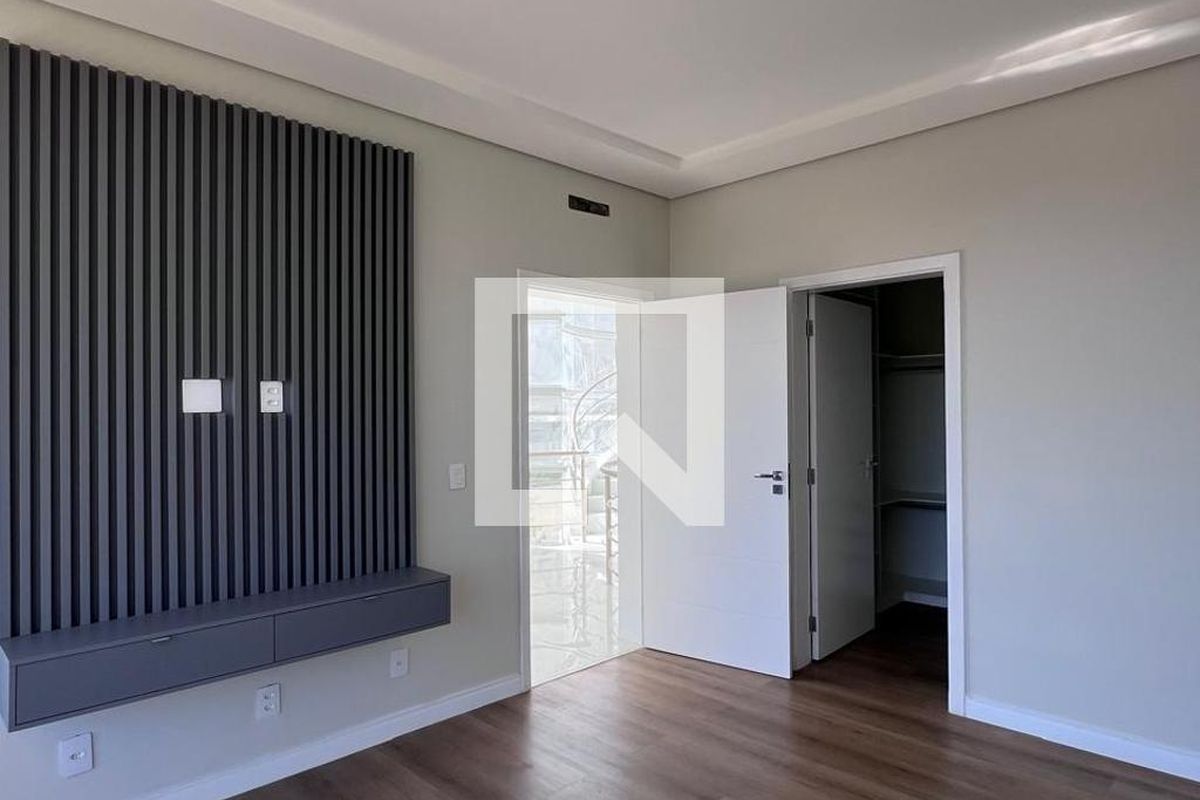 Casa à Venda - Swiss Park, 4 Quartos,  360 m2 em , Campinas - sp | SoloBR