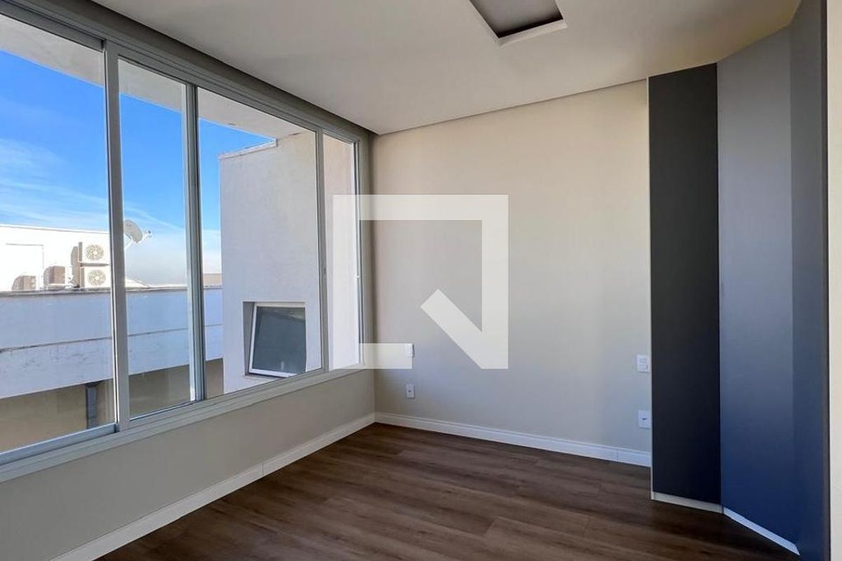 Casa à Venda - Swiss Park, 4 Quartos,  360 m2 em , Campinas - sp | SoloBR