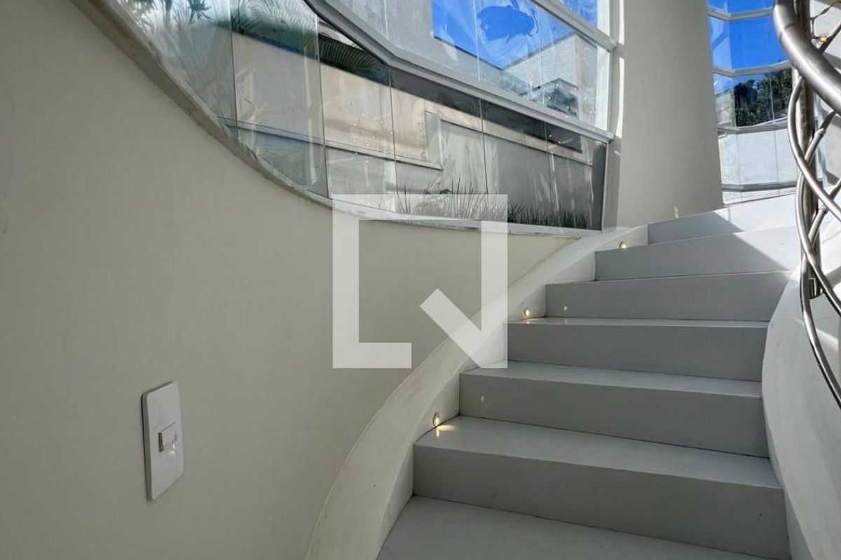 Casa à Venda - Swiss Park, 4 Quartos,  360 m2 em , Campinas - sp | SoloBR